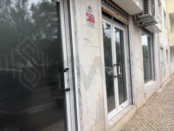 Loja para Venda em São João das Lampas e Terrugem