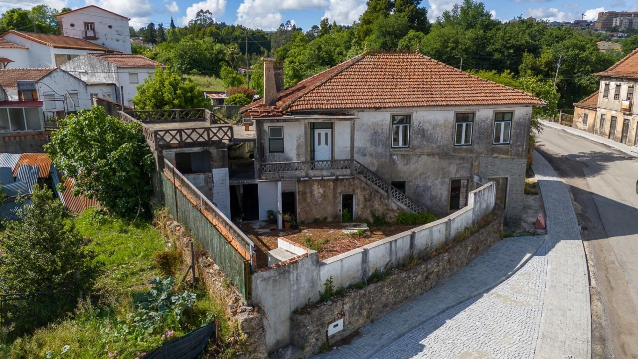 Moradia T4 para Venda em O. Azeméis, Riba-Ul, Ul, Macinhata Seixa, Madail Foto 2