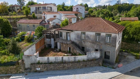 Moradia T4 para Venda em O. Azeméis, Riba-Ul, Ul, Macinhata Seixa, Madail