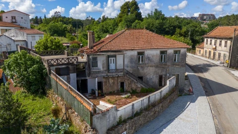 Moradia T4 para Venda em O. Azeméis, Riba-Ul, Ul, Macinhata Seixa, Madail