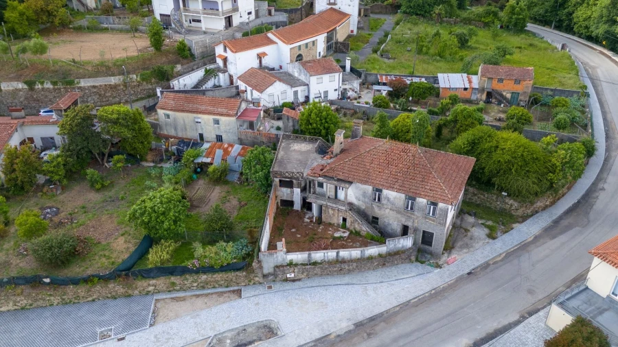 Moradia T4 para Venda em O. Azeméis, Riba-Ul, Ul, Macinhata Seixa, Madail Foto 56