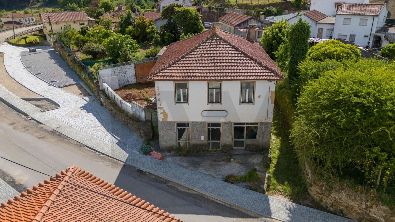 Moradia T4 para Venda em O. Azeméis, Riba-Ul, Ul, Macinhata Seixa, Madail Foto 4