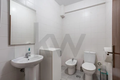 Loja para Arrendamento em Lumiar