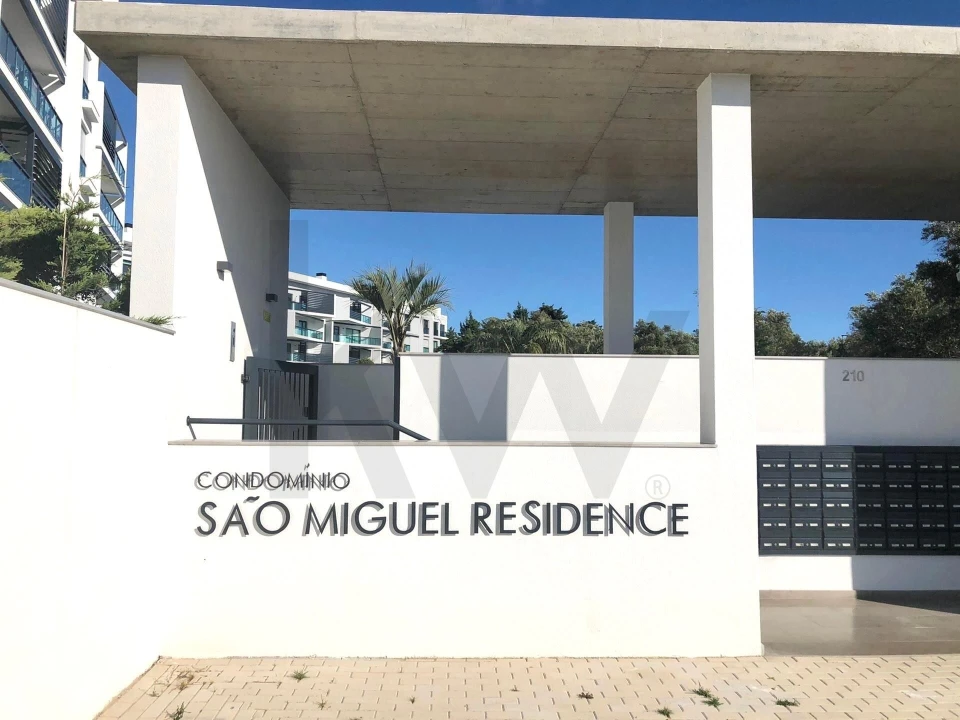 Apartamento T3 para Venda em Carcavelos e Parede Foto 41