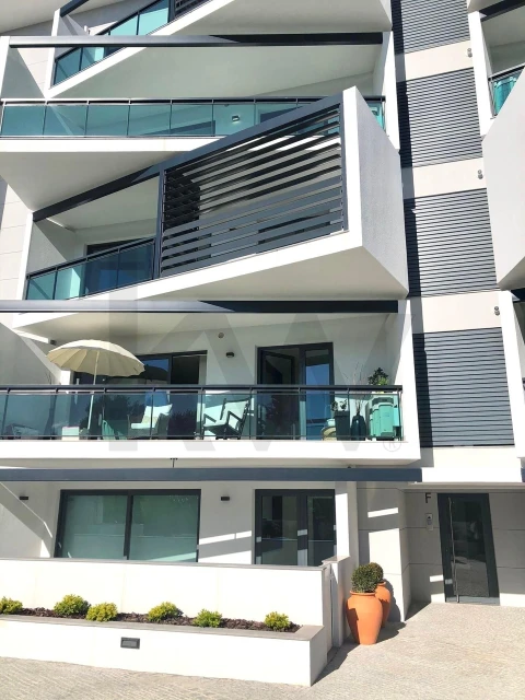 Apartamento T3 para Venda em Carcavelos e Parede