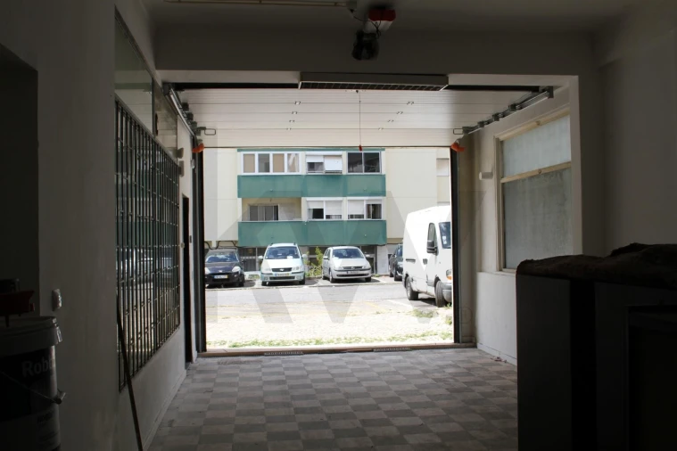 Loja para Venda em Alfragide Foto 3