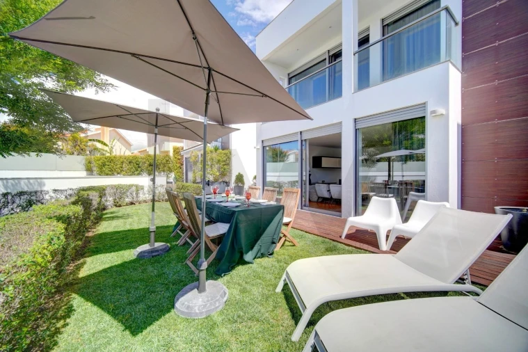 Moradia T4 para Venda em Carcavelos e Parede Foto 4