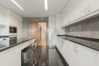 Moradia T5 para Arrendamento em Alcabideche