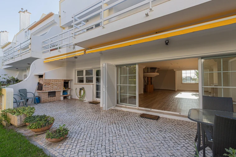 Moradia T5 para Arrendamento em Alcabideche Foto 35