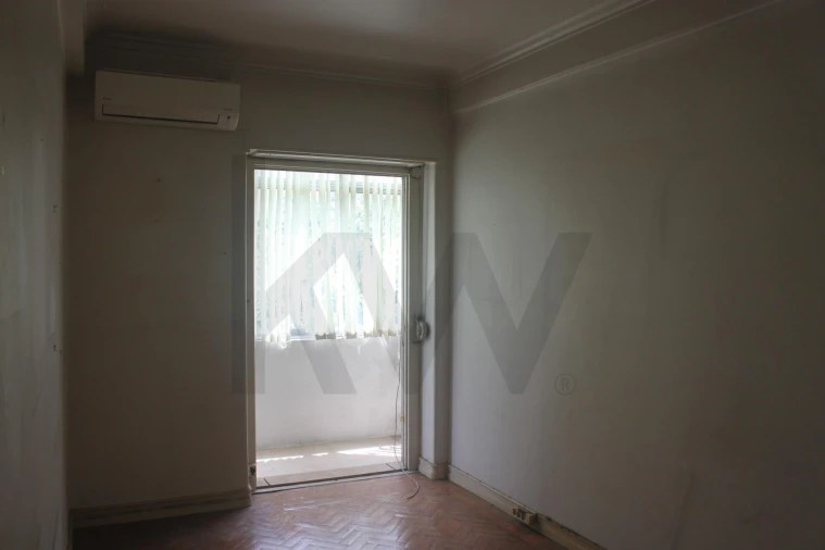 Apartamento T1 para Venda em Campo de Ourique Foto 8