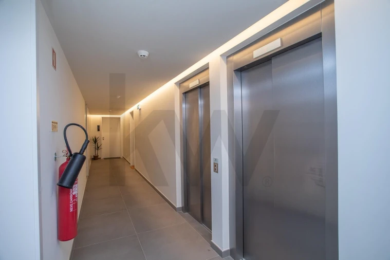 Apartamento T1 para Venda em Avenidas Novas Foto 32