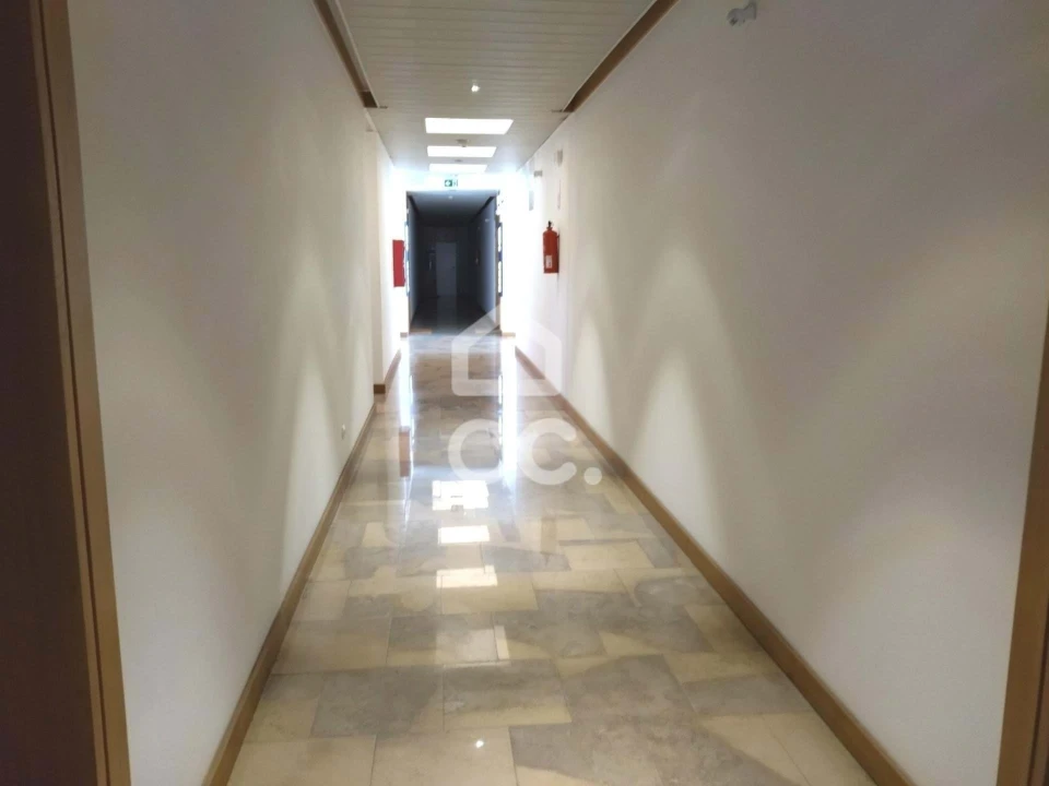 Escritório para Arrendamento em Marinha Grande Foto 13