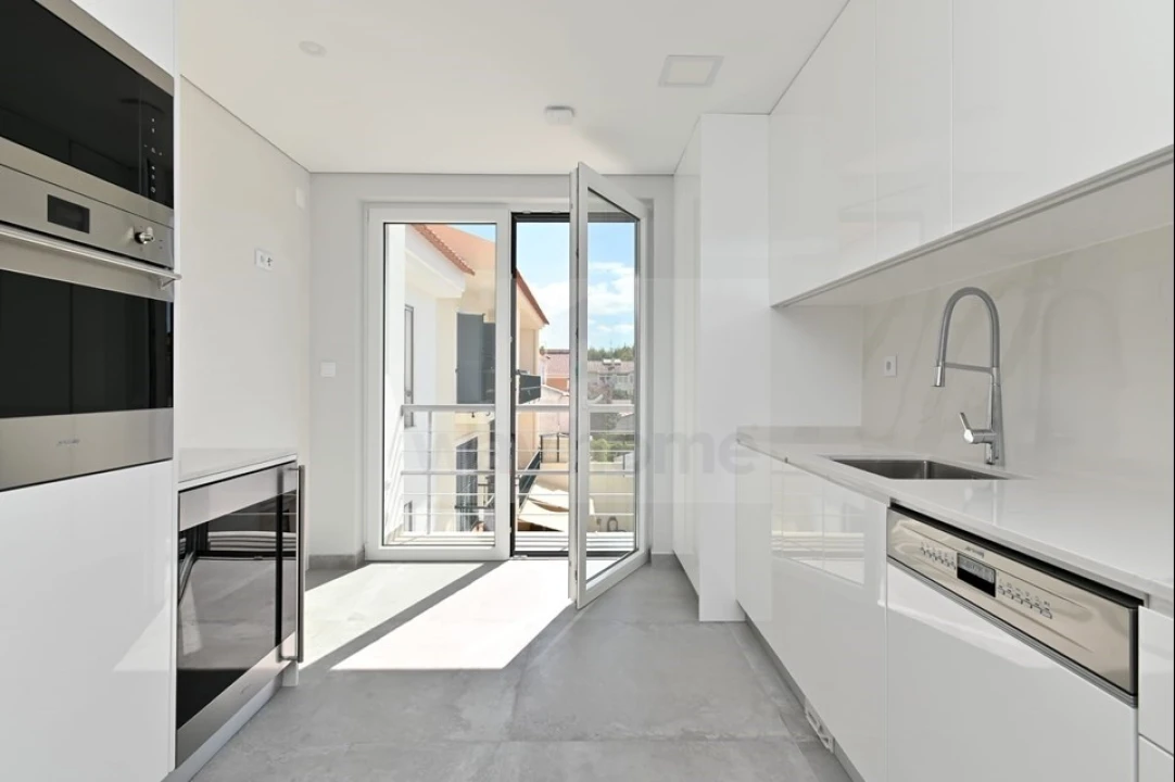 Apartamento T3 para Venda em Carcavelos e Parede Foto 8