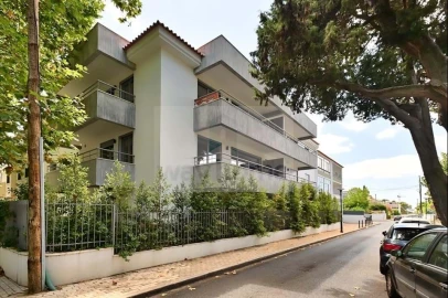 Apartamento T3 para Venda em Carcavelos e Parede