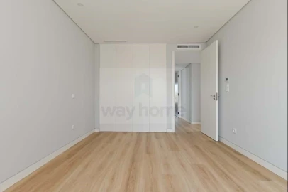 Apartamento T3 para Venda em Carcavelos e Parede