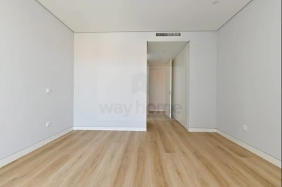 Apartamento T3 para Venda em Carcavelos e Parede