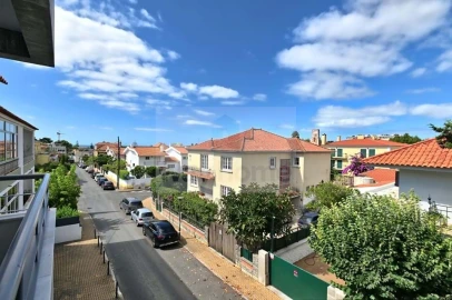 Apartamento T3 para Venda em Carcavelos e Parede