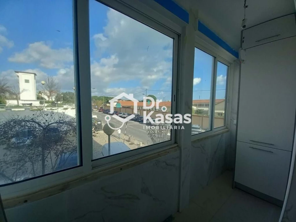 Apartamento T4 para Venda em Laranjeiro e Feijó Foto 12