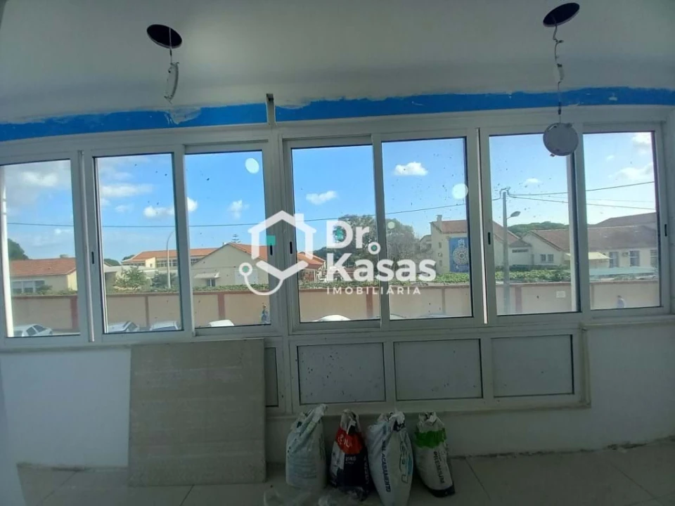 Apartamento T4 para Venda em Laranjeiro e Feijó Foto 14