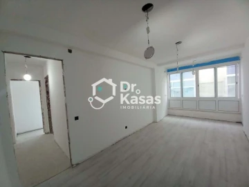 Apartamento T4 para Venda em Laranjeiro e Feijó