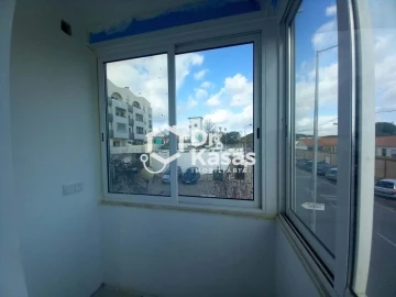 Apartamento T4 para Venda em Laranjeiro e Feijó