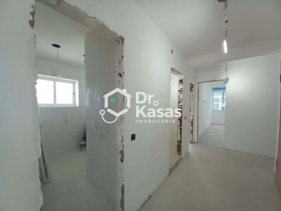 Apartamento T4 para Venda em Laranjeiro e Feijó Foto 21