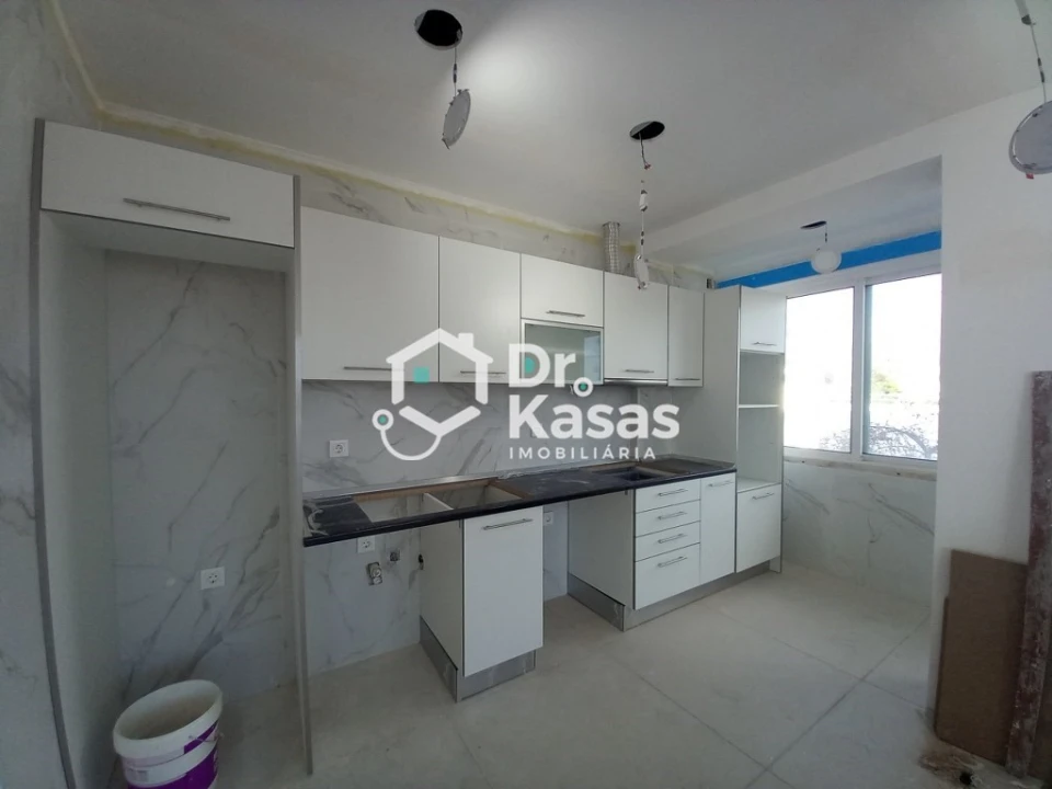 Apartamento T4 para Venda em Laranjeiro e Feijó Foto 7