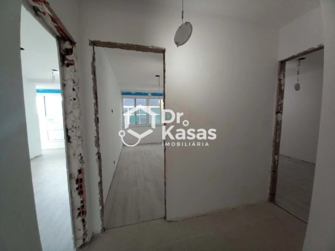 Apartamento T4 para Venda em Laranjeiro e Feijó Foto 27