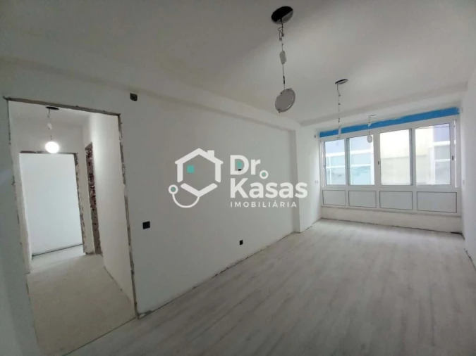 Apartamento T4 para Venda em Laranjeiro e Feijó Foto 5