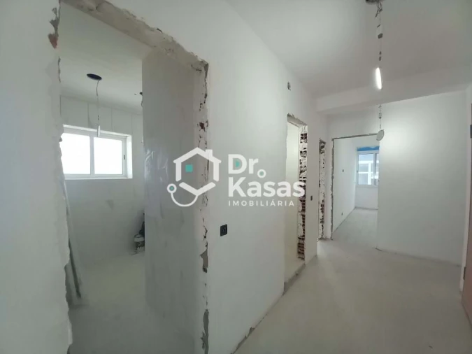 Apartamento T4 para Venda em Laranjeiro e Feijó Foto 21