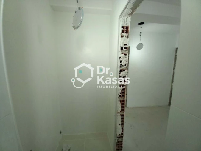 Apartamento T4 para Venda em Laranjeiro e Feijó Foto 26