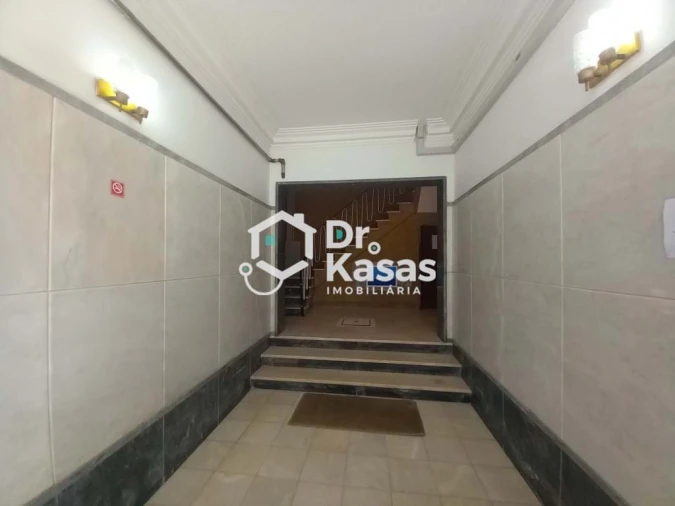 Apartamento T4 para Venda em Laranjeiro e Feijó Foto 18