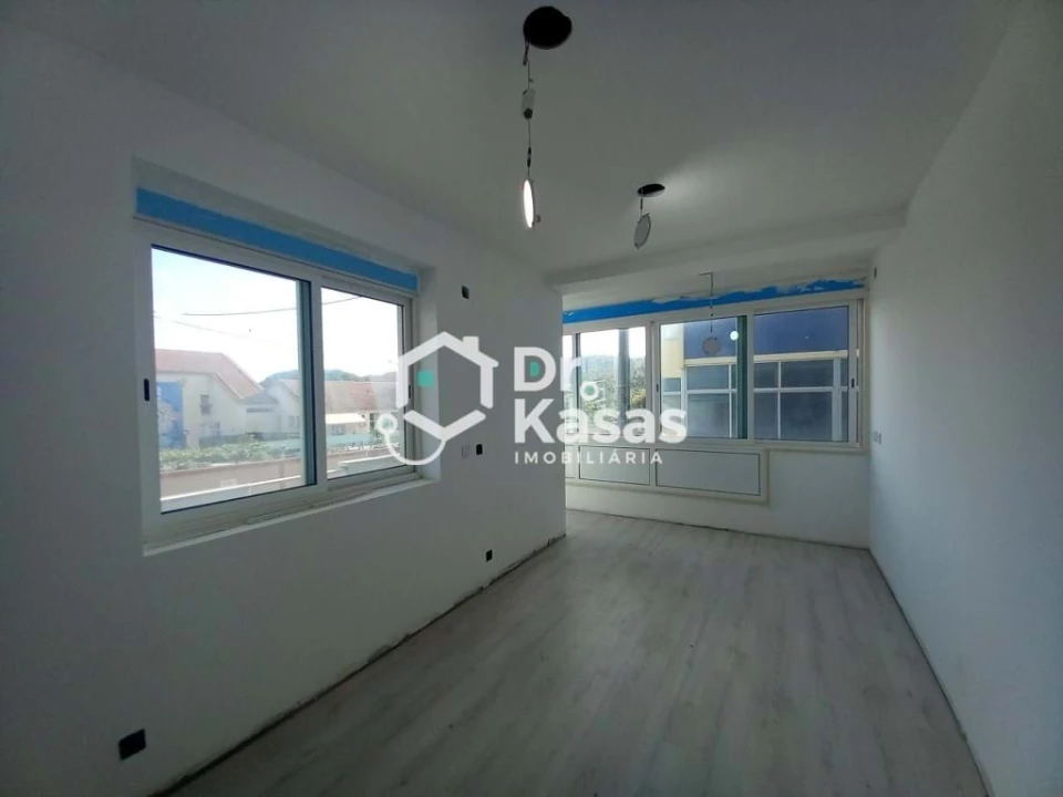 Apartamento T4 para Venda em Laranjeiro e Feijó Foto 28