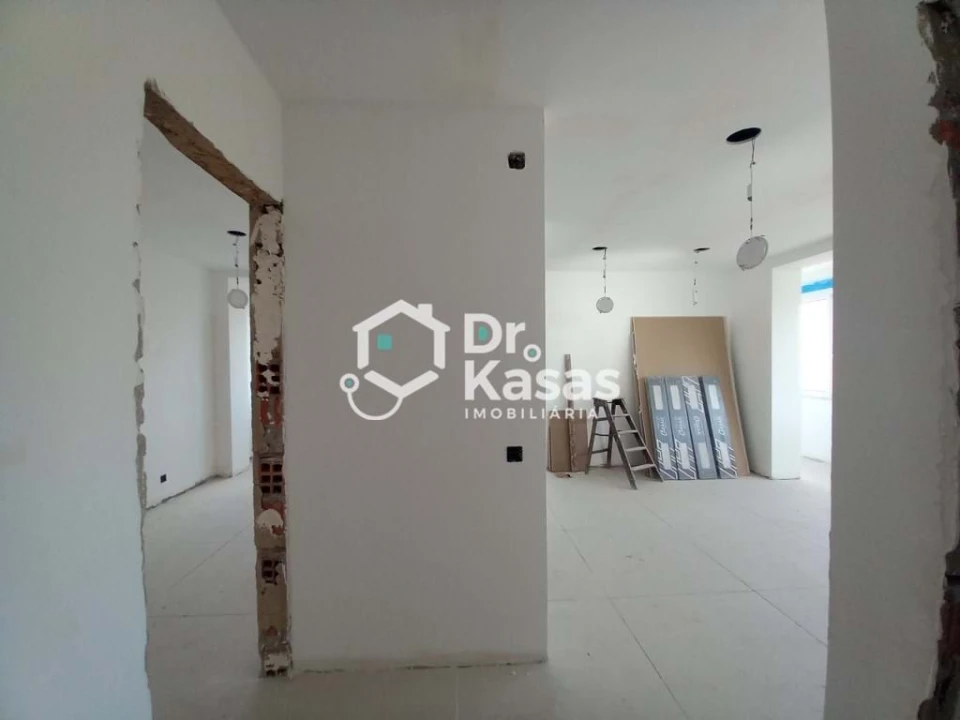 Apartamento T4 para Venda em Laranjeiro e Feijó Foto 10