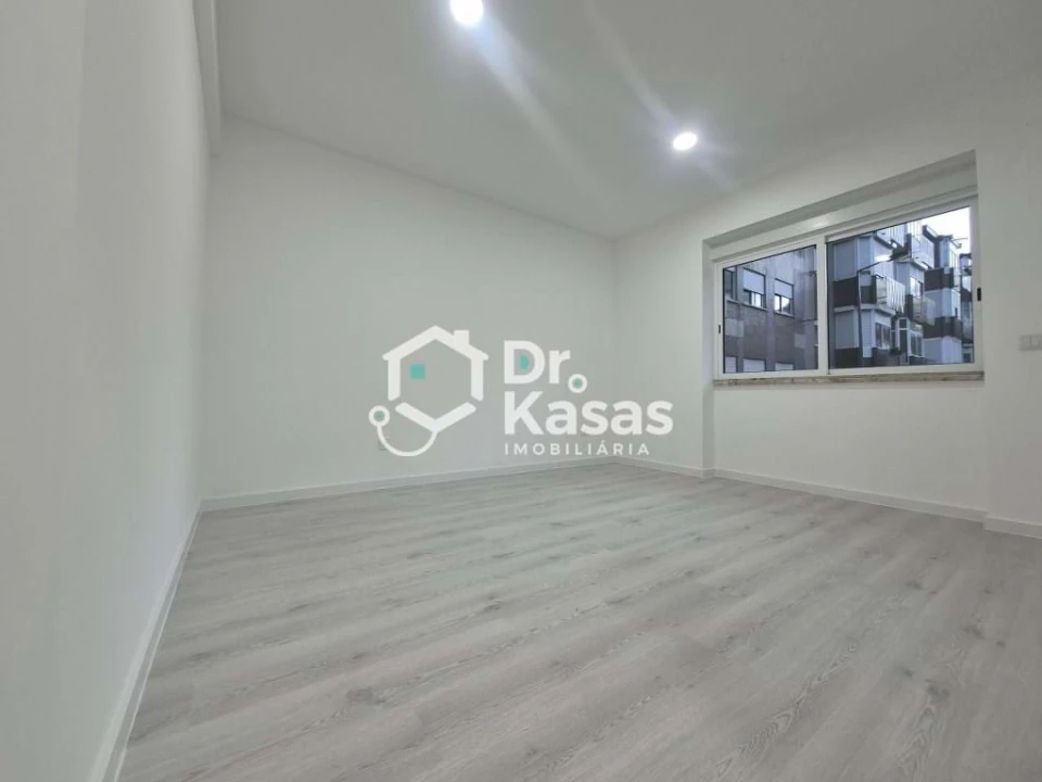 Apartamento T2 para Venda em Almada, Cova da Piedade, Pragal e Cacilhas Foto 4