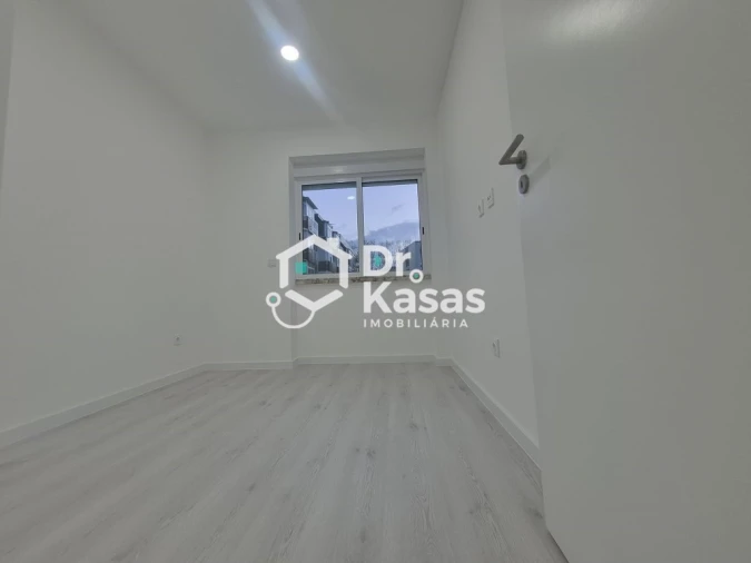 Apartamento T2 para Venda em Almada, Cova da Piedade, Pragal e Cacilhas Foto 8