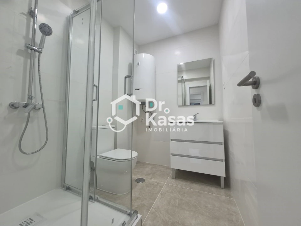 Apartamento T2 para Venda em Almada, Cova da Piedade, Pragal e Cacilhas Foto 5