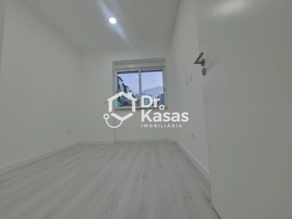 Apartamento T2 para Venda em Almada, Cova da Piedade, Pragal e Cacilhas Foto 8
