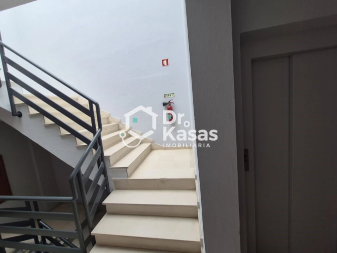 Apartamento T2 para Venda em Laranjeiro e Feijó Foto 23