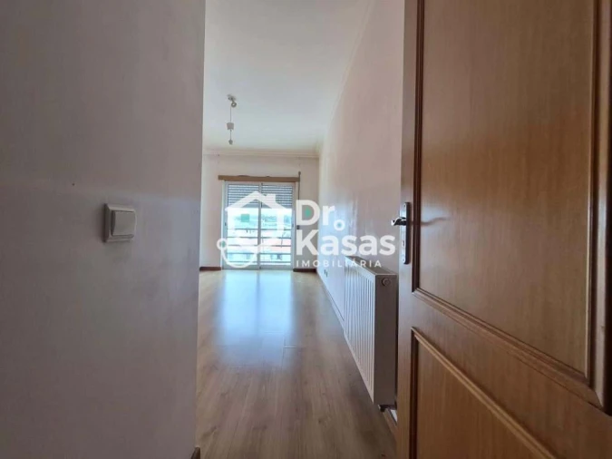Apartamento T2 para Venda em Laranjeiro e Feijó Foto 6