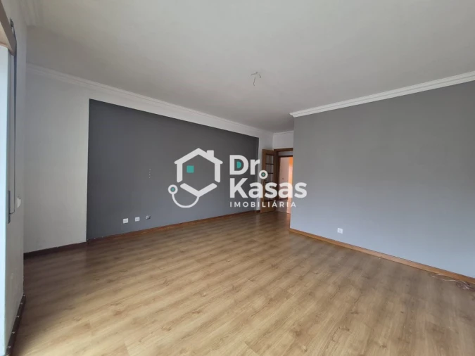 Apartamento T2 para Venda em Laranjeiro e Feijó Foto 2
