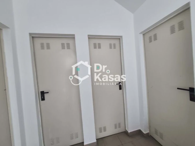 Apartamento T2 para Venda em Laranjeiro e Feijó Foto 18