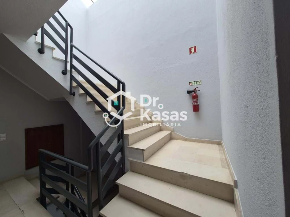 Apartamento T2 para Venda em Laranjeiro e Feijó Foto 22