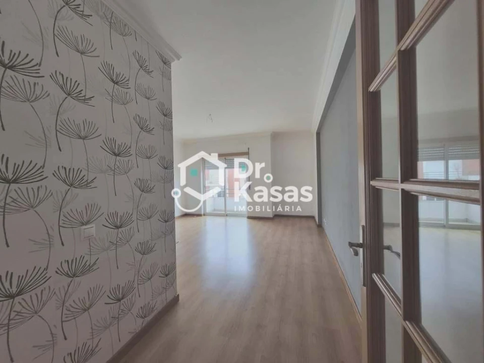 Apartamento T2 para Venda em Laranjeiro e Feijó Foto 4