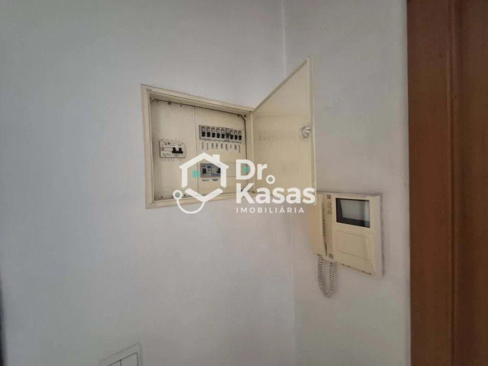 Apartamento T2 para Venda em Laranjeiro e Feijó Foto 17