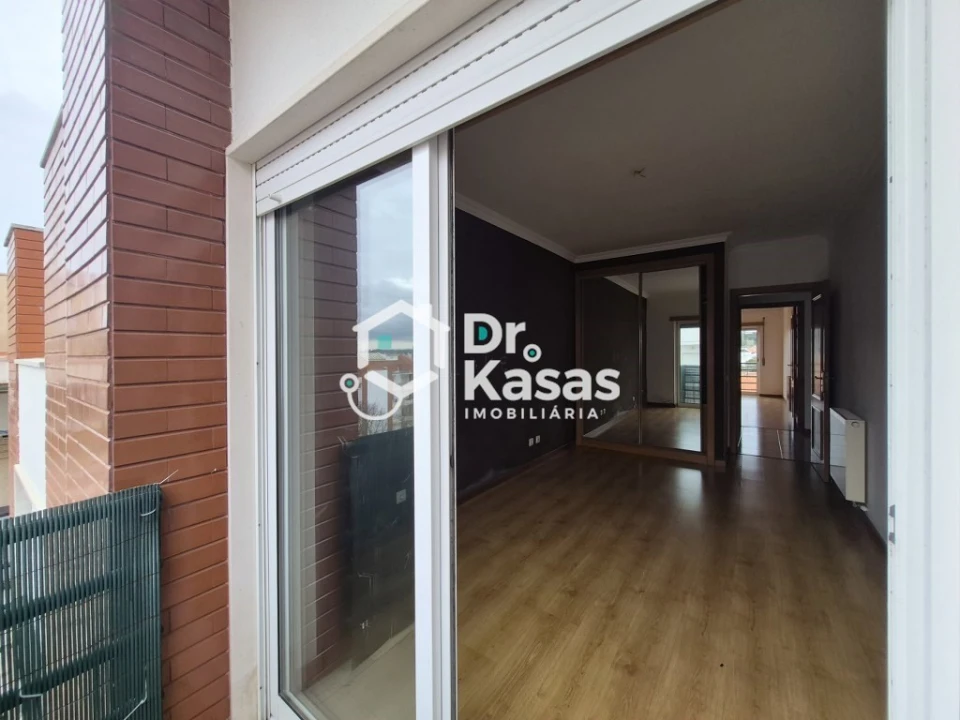 Apartamento T2 para Venda em Laranjeiro e Feijó Foto 16