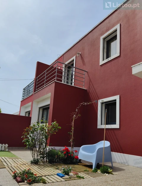 Moradia T3 para Venda em São Domingos de Rana