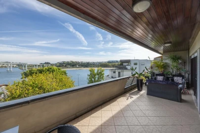 Apartamento T5 para Venda em Campanhã