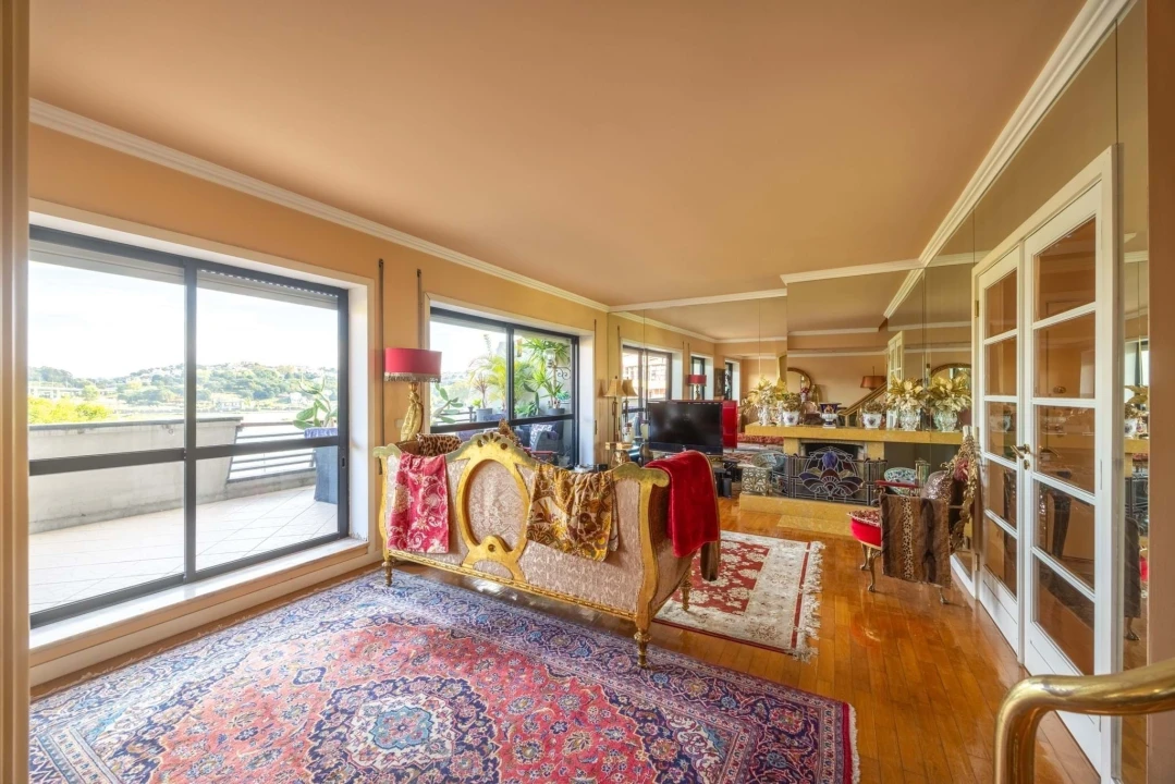 Apartamento T5 para Venda em Campanhã Foto 5