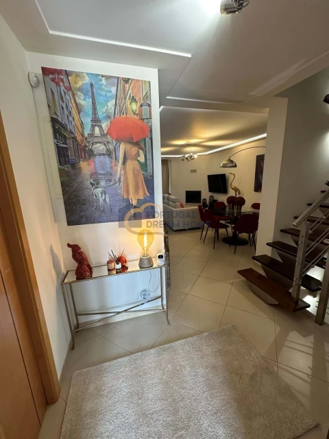 Moradia T5 para Venda em Quarteira